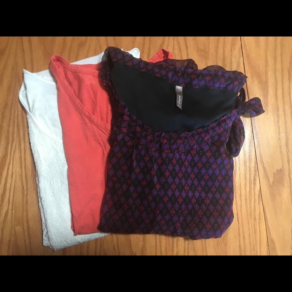 3 maternity tops size Medium. Bundle.